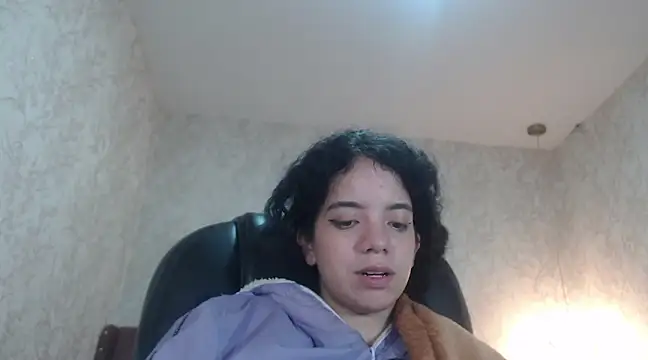 EmmaCowperr online show from January 15, 7:37 am