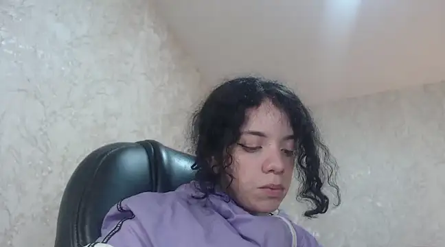 EmmaCowperr online show from January 16, 3:23 am