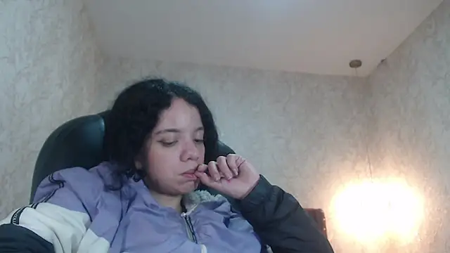 EmmaCowperr online show from January 16, 6:37 pm