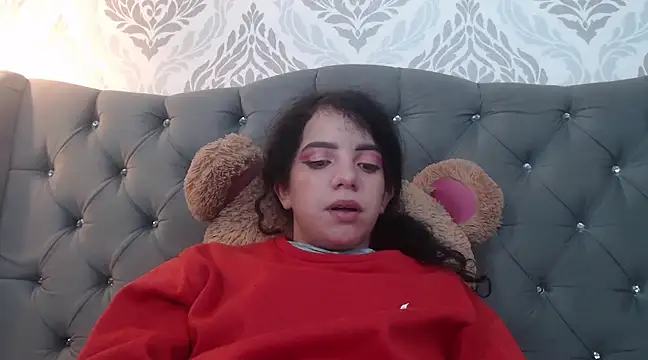 EmmaCowperr online show from March 4, 7:01 pm