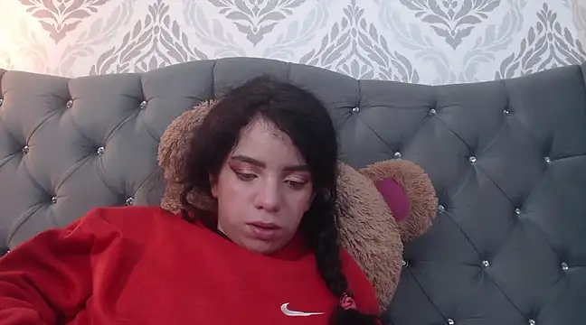 EmmaCowperr online show from March 5, 8:00 pm