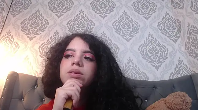 EmmaCowperr online show from March 10, 8:56 pm