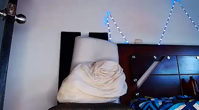 Snapshot of DanteSantoro chatting on January 11, 7:05 pm DanteSantoro online show from January 11, 7:05 pm