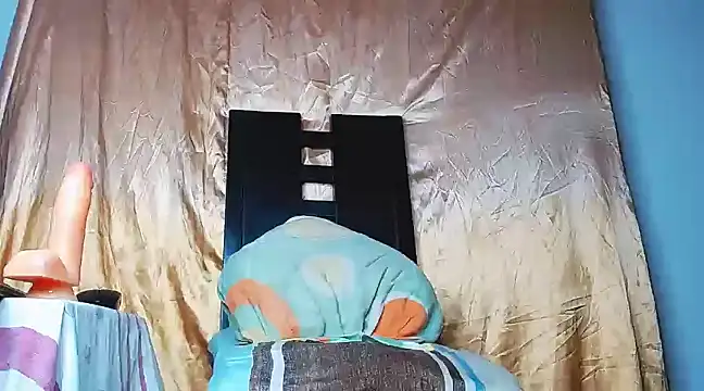 Snapshot of DanteSantoro chatting on January 21, 12:39 pm DanteSantoro online show from January 21, 12:39 pm