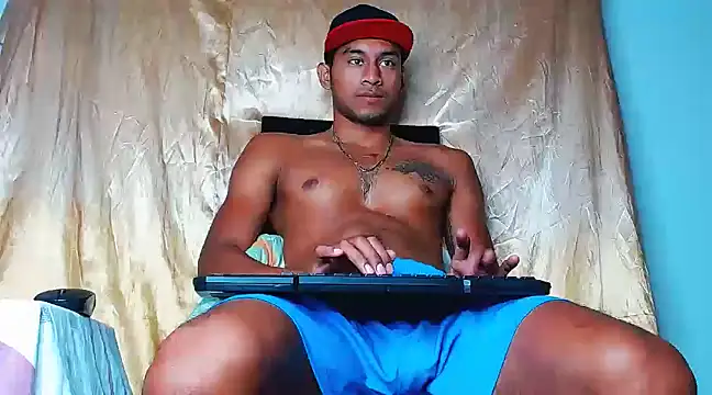 Snapshot of DanteSantoro chatting on January 24, 12:20 pm DanteSantoro online show from January 24, 12:20 pm