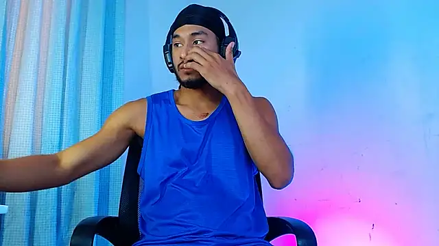 Snapshot of DanteSantoro chatting on January 6, 12:53 pm DanteSantoro online show from January 6, 12:53 pm