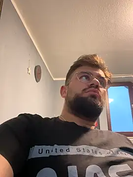 Snapshot of yxssxn24403 chatting on October 12, 4:39 pm yxssxn24403 online show from October 12, 4:39 pm