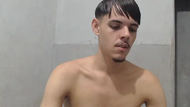 MicaelRian69 online show from May 10, 4:17 am