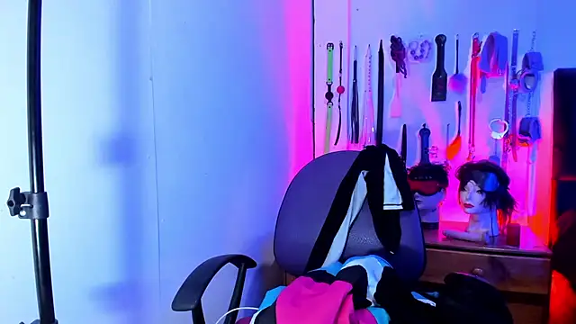 LucyStrike  online show from January 9, 10:55 pm