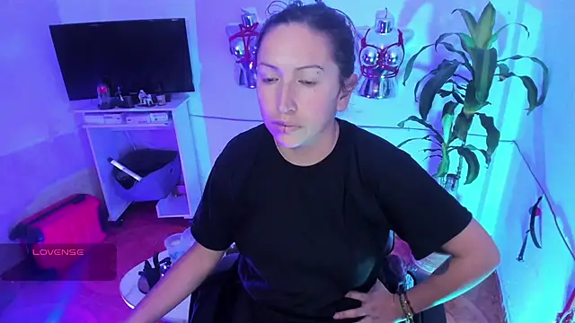 LucyStrike  online show from June 2, 1:40 am