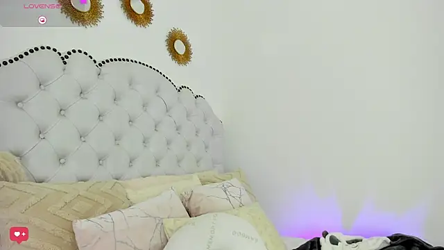 Ashleyjenner  online show from March 1, 7:04 pm