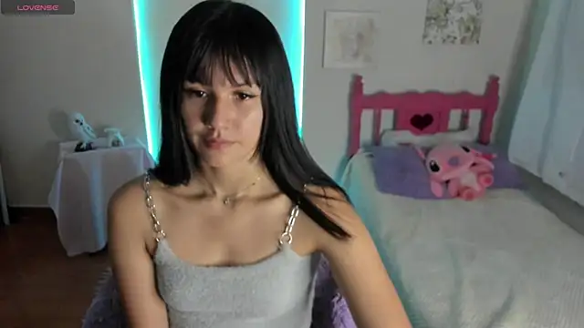 cute roxy online show from December 11, 11:43 pm