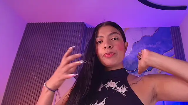 hot dione online show from April 14, 7:20 pm