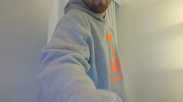 Snapshot of VitaminmanFL chatting on January 11, 10:29 pm VitaminmanFL online show from January 11, 10:29 pm