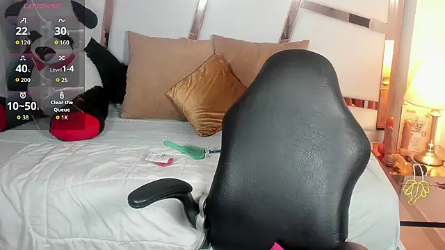 lizzy jooss online show from March 15, 1:39 pm