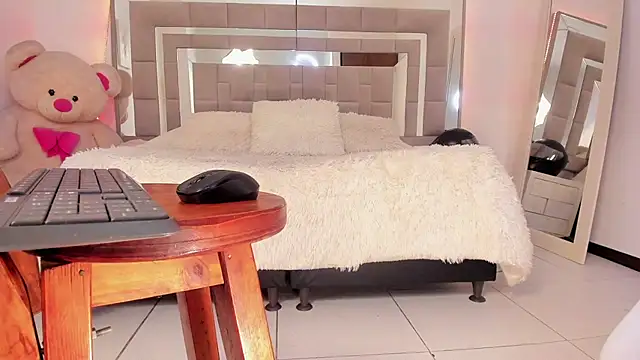 Nicolle foxy online show from December 23, 11:49 pm