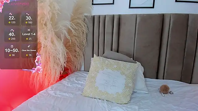 shann a online show from December 24, 5:44 pm