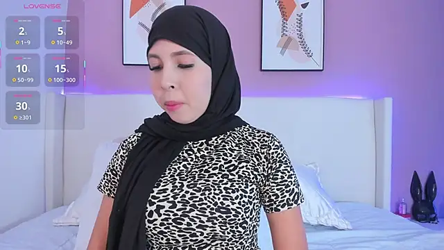 shann a online show from November 15, 7:21 pm