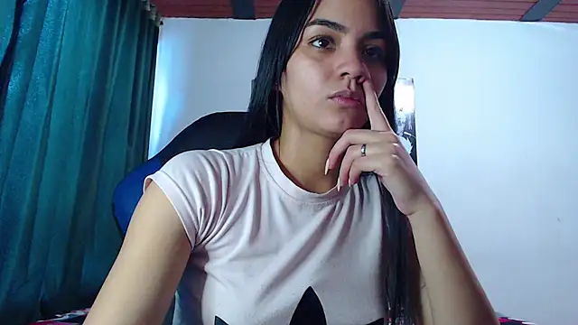 Ariel Zeo1 online show from February 5, 7:10 pm