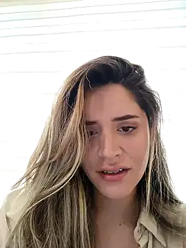 maliciaworld online show from December 4, 8:40 pm