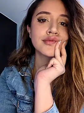 maliciaworld online show from February 4, 6:25 pm