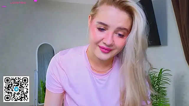 oliviabr0wn0 online show from March 23, 2:15 am