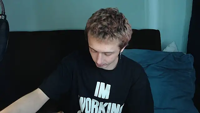 Snapshot of axxxturel chatting on December 10, 11:00 am axxxturel online show from December 10, 11:00 am