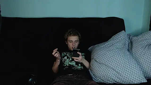 Snapshot of axxxturel chatting on December 11, 12:02 pm axxxturel online show from December 11, 12:02 pm