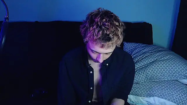 Snapshot of axxxturel chatting on December 13, 3:54 pm axxxturel online show from December 13, 3:54 pm