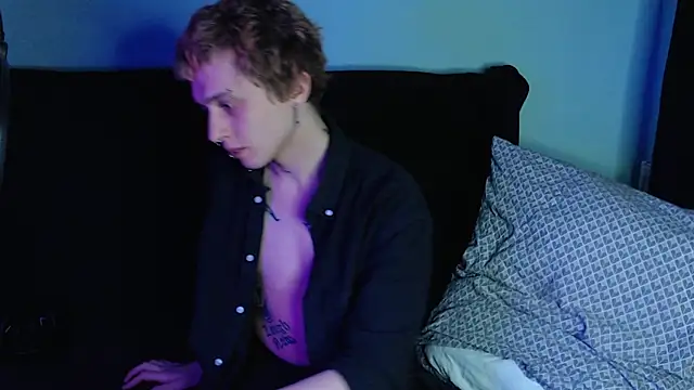 Snapshot of axxxturel chatting on December 20, 9:06 pm axxxturel online show from December 20, 9:06 pm