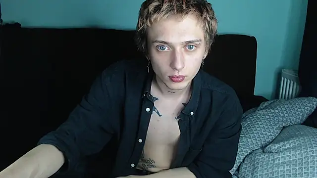 Snapshot of axxxturel chatting on January 2, 3:58 am axxxturel online show from January 2, 3:58 am