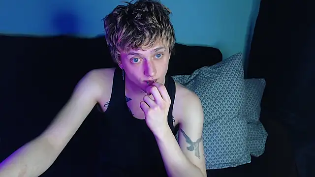 Snapshot of axxxturel chatting on February 20, 1:25 am axxxturel online show from February 20, 1:25 am