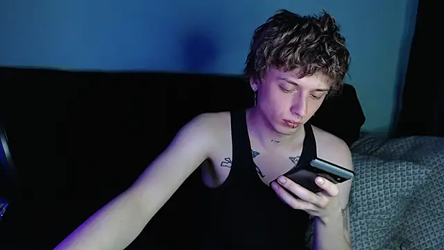 Snapshot of axxxturel chatting on March 17, 8:19 pm axxxturel online show from March 17, 8:19 pm