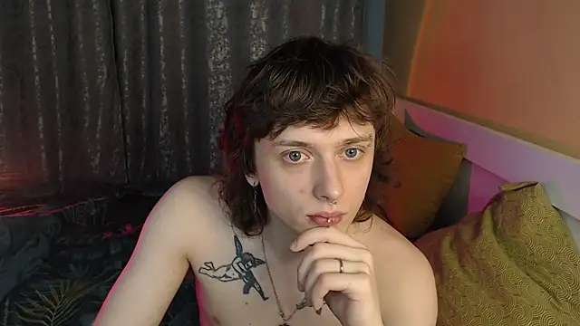 Snapshot of axxxturel chatting on November 25, 12:32 am axxxturel online show from November 25, 12:32 am