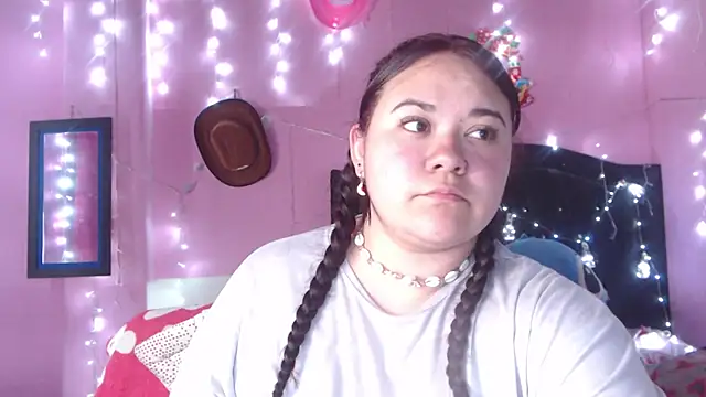 Snapshot of NikkiRous_ chatting on November 7, 12:43 am NikkiRous online show from November 7, 12:43 am