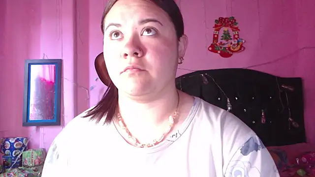 Snapshot of NikkiRous_ chatting on December 16, 1:16 pm NikkiRous online show from December 16, 1:16 pm