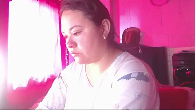 NikkiRous  online show from July 11, 1:58 pm