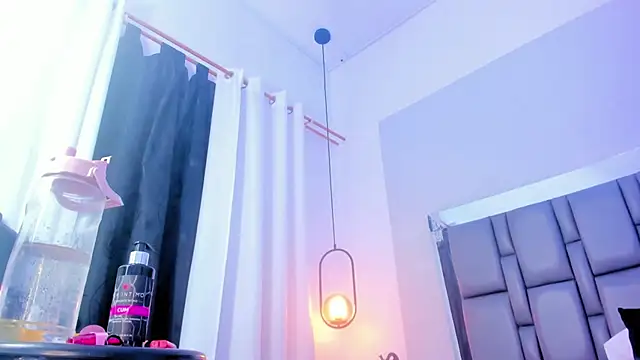 Emily Gil1 online show from March 5, 4:24 pm