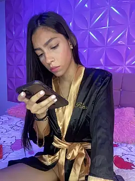 Snapshot of Ema_azel chatting on December 3, 2:05 pm Ema azel online show from December 3, 2:05 pm