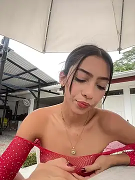 Snapshot of Ema_azel chatting on January 9, 4:39 pm Ema azel online show from January 9, 4:39 pm