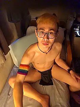 Moby Yik online show from April 20, 11:39 pm