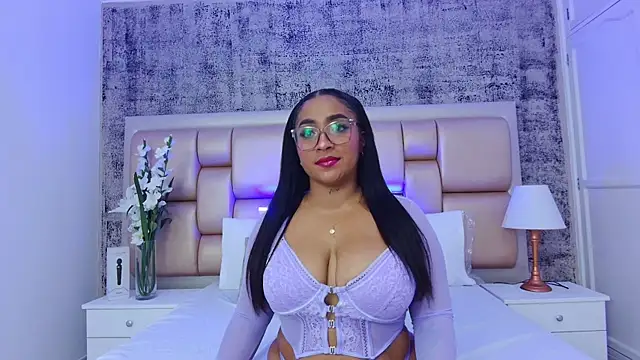 KateVenegas online show from January 17, 3:00 pm