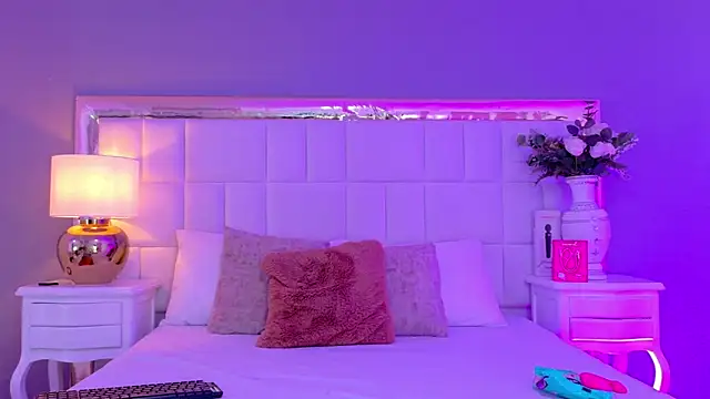 KateVenegas online show from October 14, 7:58 pm