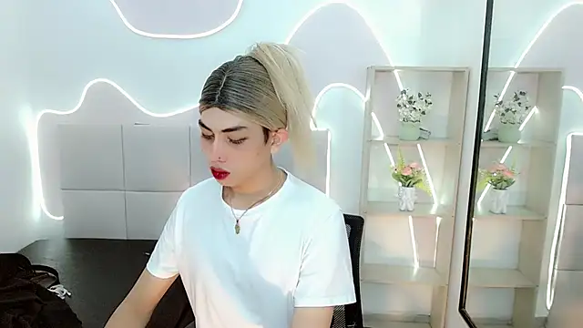 Daniela Pink  online show from August 5, 7:49 pm
