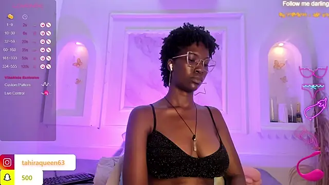 Snapshot of Tahira_21_ chatting on January 25, 3:52 pm Tahira 21 online show from January 25, 3:52 pm