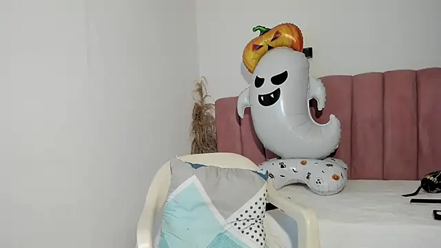 Snapshot of Tahira_21_ chatting on October 31, 7:37 pm Tahira 21 online show from October 31, 7:37 pm