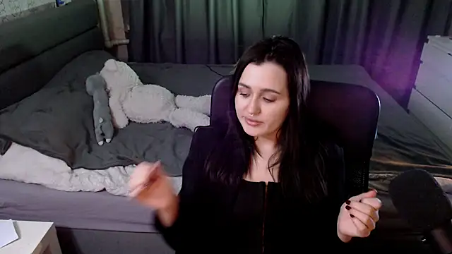 Snapshot of KiraYammy chatting on December 28, 1:18 am KiraYammy online show from December 28, 1:18 am