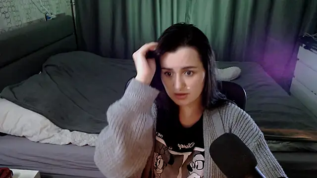 Snapshot of KiraYammy chatting on January 1, 1:04 am KiraYammy online show from January 1, 1:04 am