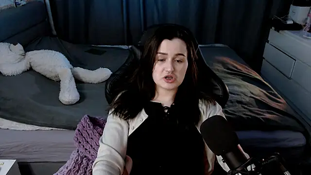 Snapshot of KiraYammy chatting on January 4, 10:24 pm KiraYammy online show from January 4, 10:24 pm