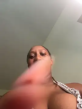 Snapshot of CarlaBeckky chatting on November 2, 7:33 am CarlaBeckky online show from November 2, 7:33 am